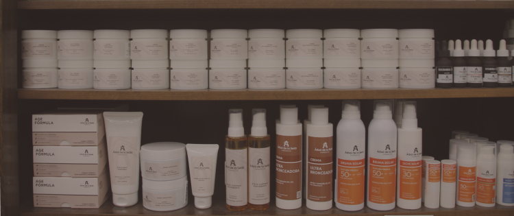 Estantería con productos farmacéuticos